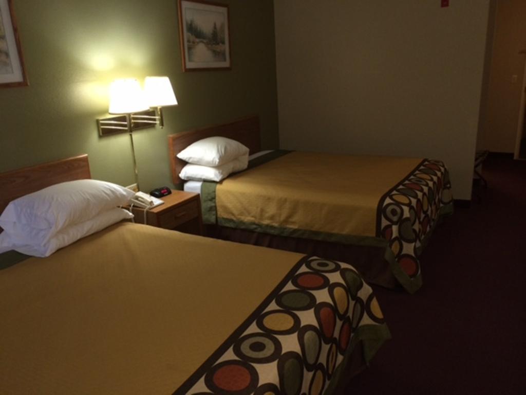 Super 8 By Wyndham Beresford Hotel Phòng bức ảnh