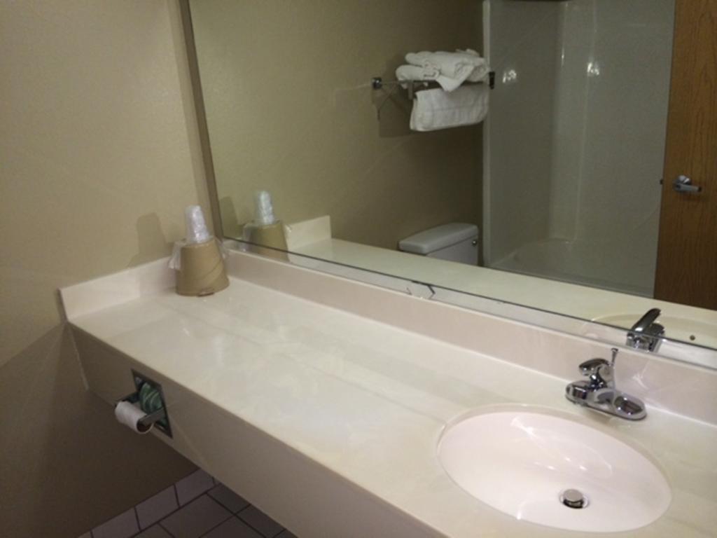 Super 8 By Wyndham Beresford Hotel Phòng bức ảnh